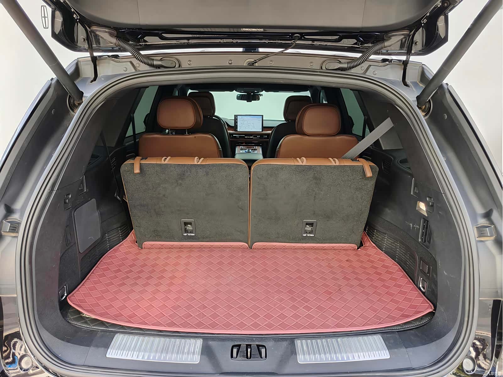 Lincoln Aviator, 2022 10
