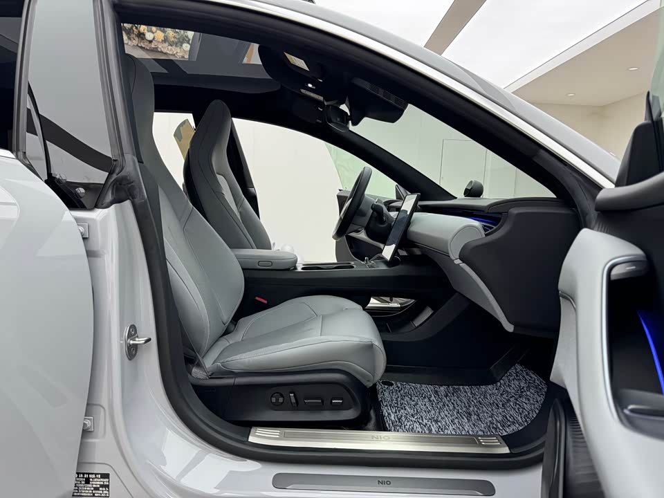 NIO ET5
