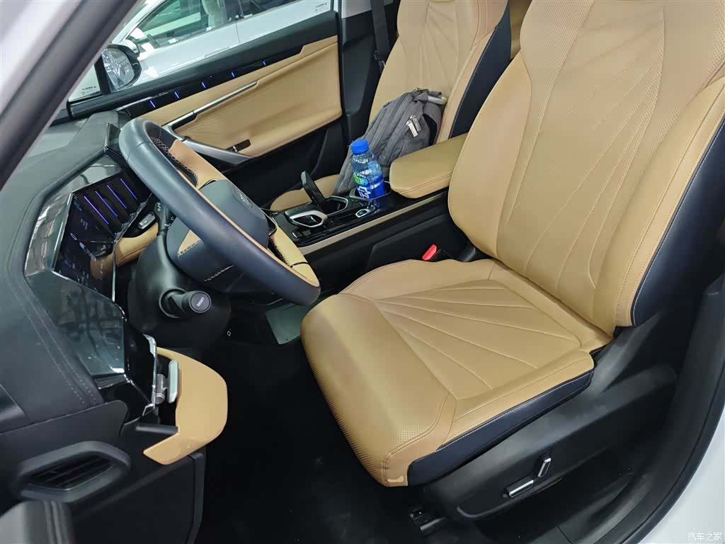 Geely Boyue, 2026 15
