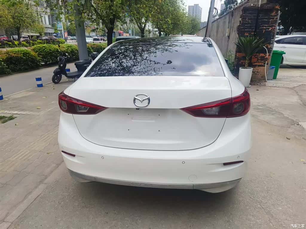 Mazda Mazda3, 2018 10