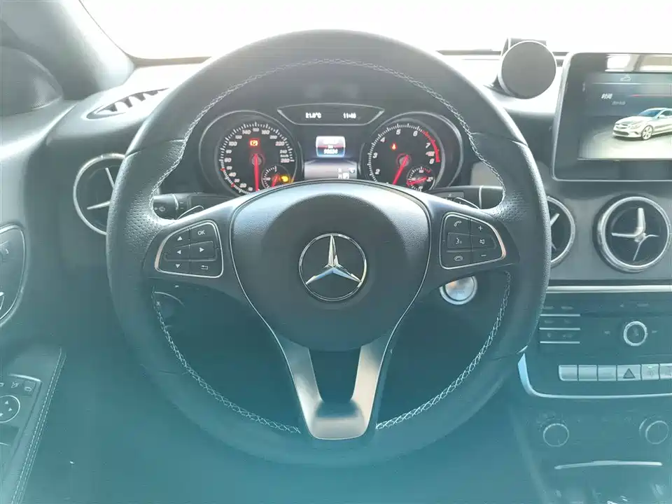 Mercedes-Benz CLA