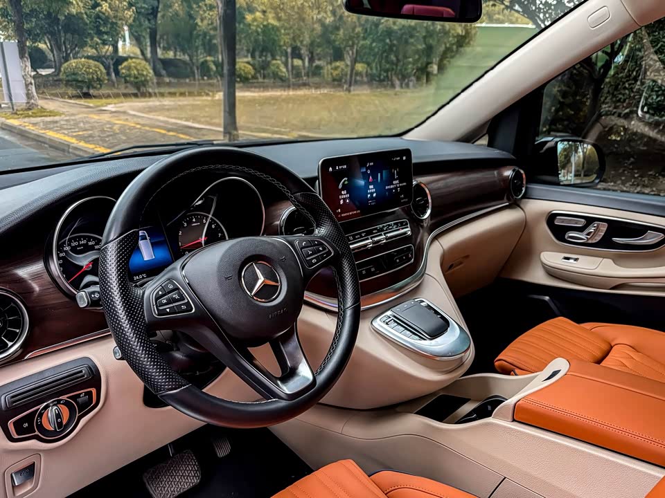 Mercedes-Benz V-class
