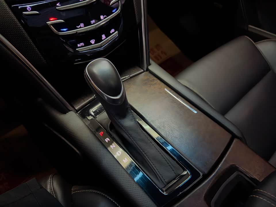 Cadillac XTS