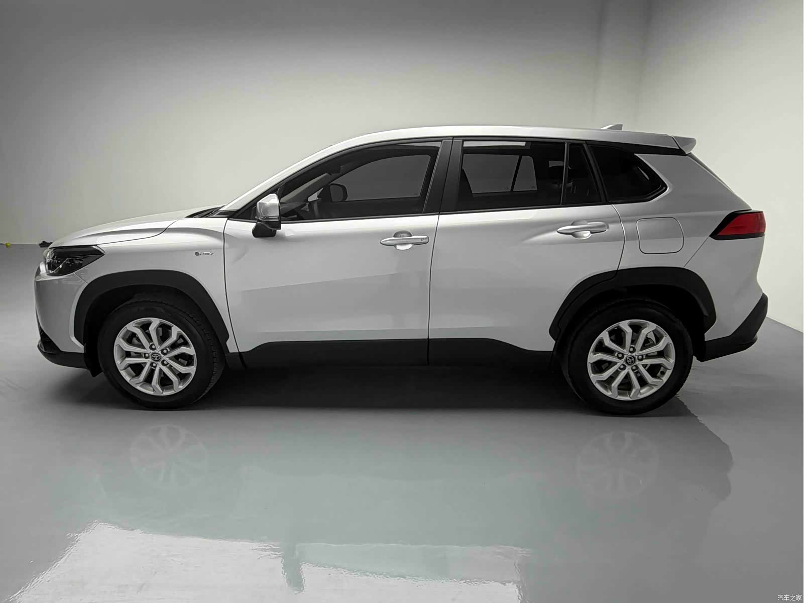 Toyota Frontlander, 2025 4