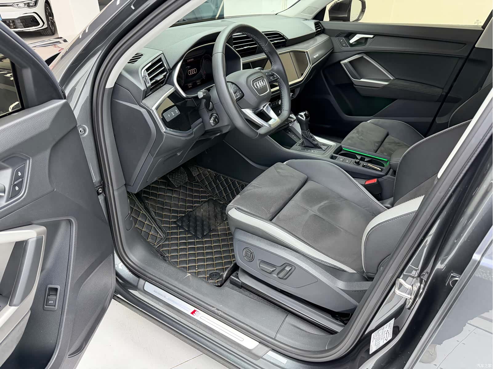 Audi Q3, 2023 12