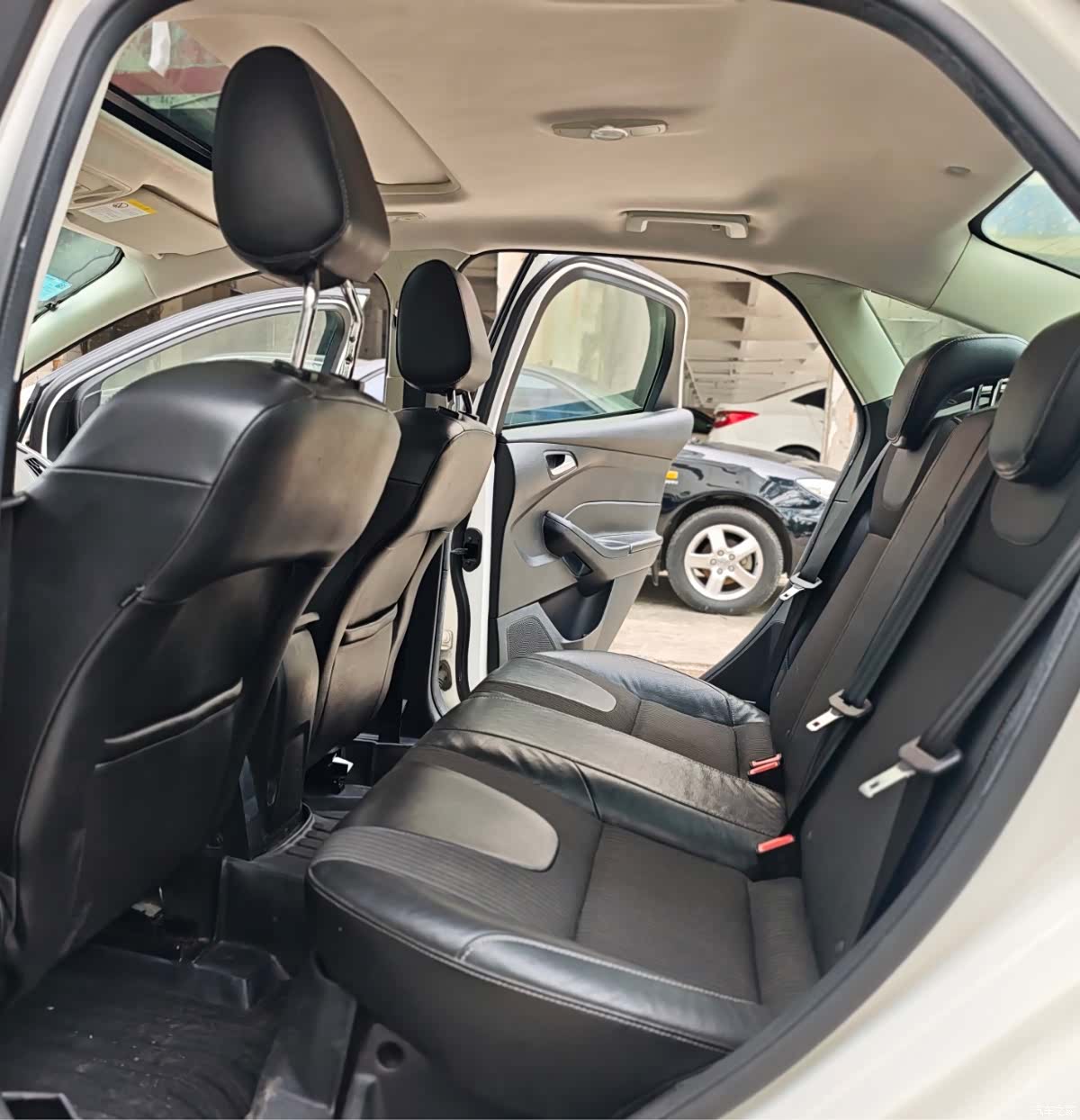 Ford Focus, 2014 12