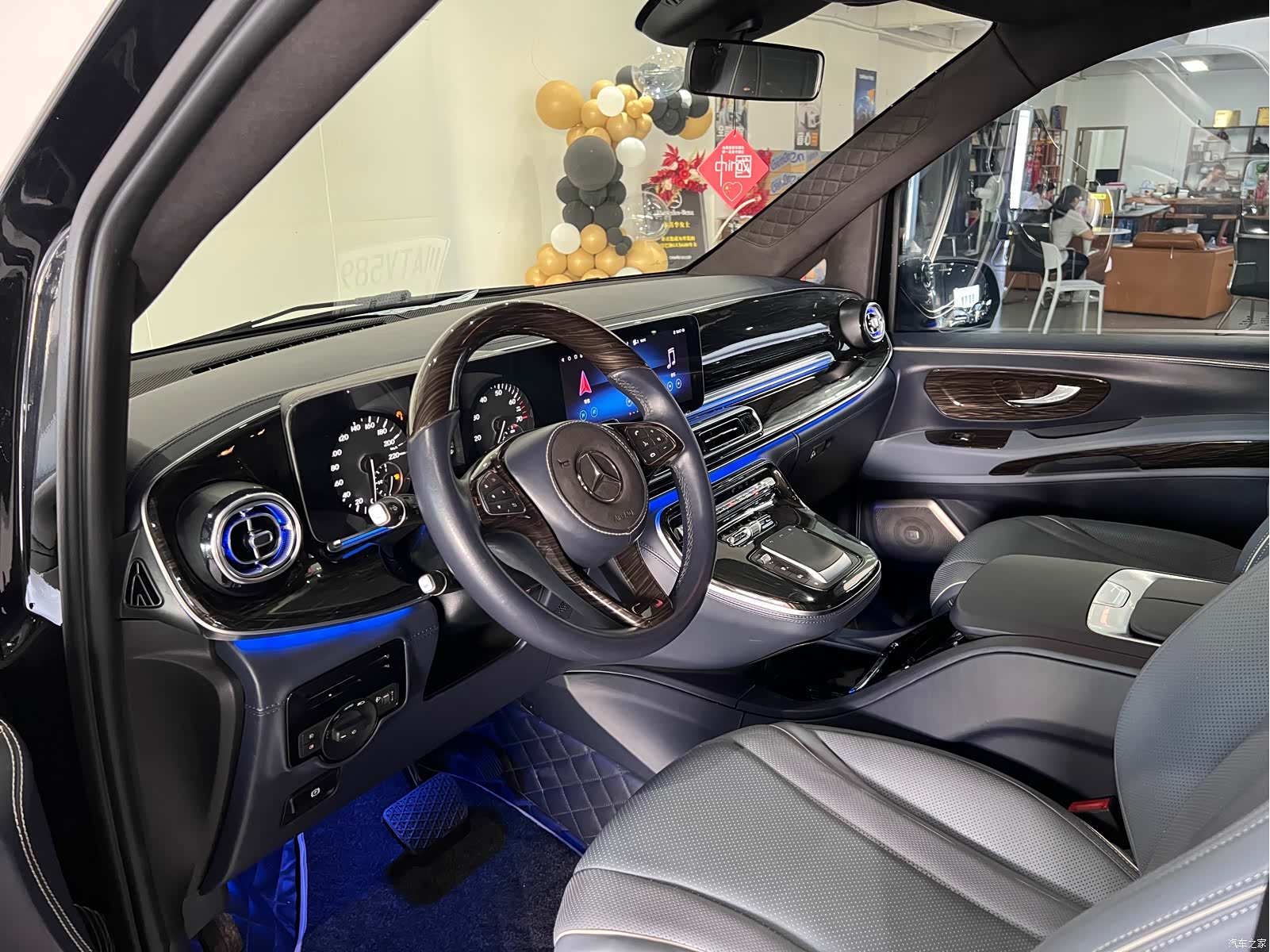 Mercedes-Benz 7, 2021 11