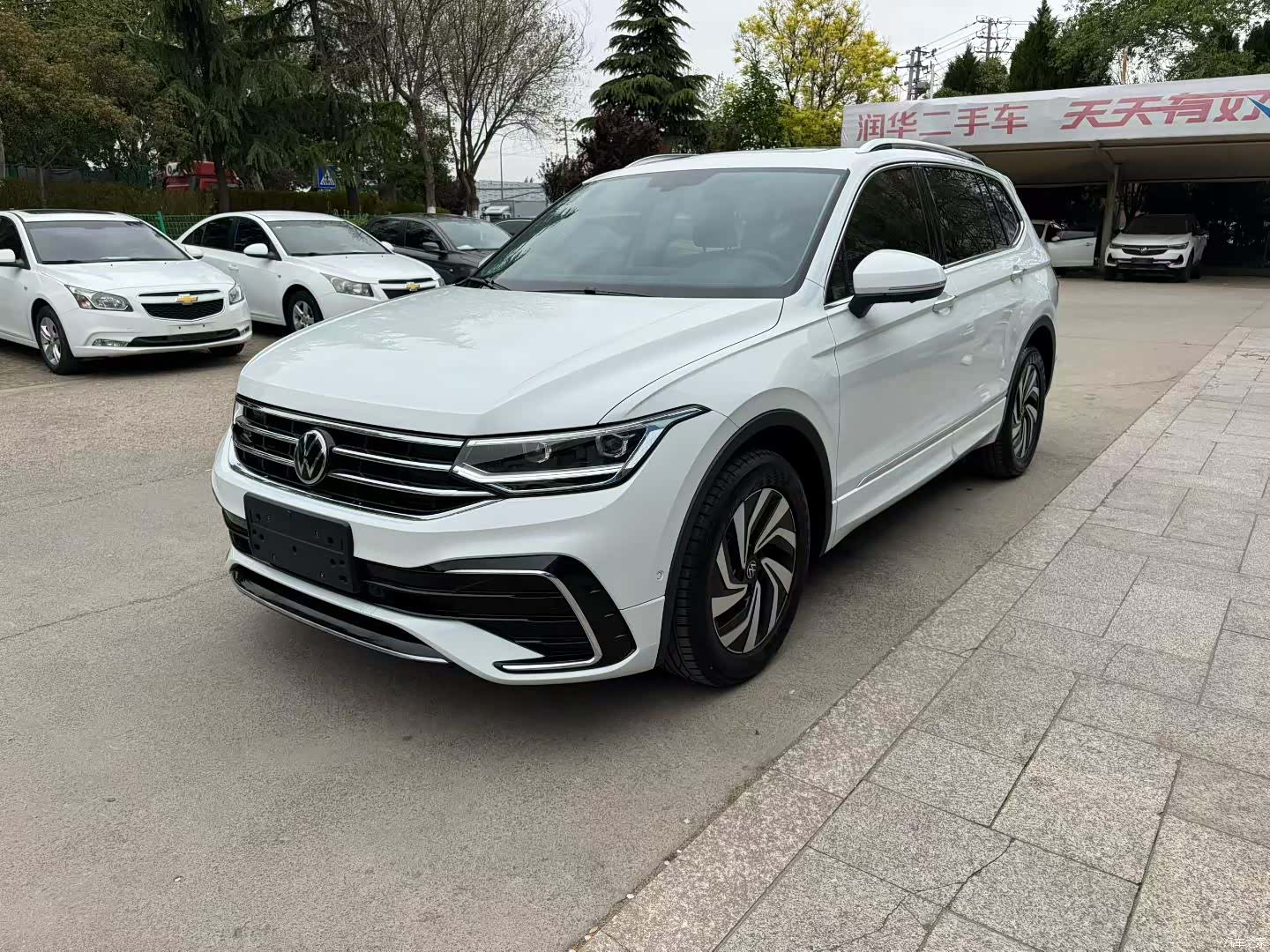 Volkswagen Tiguan L, 2024 1