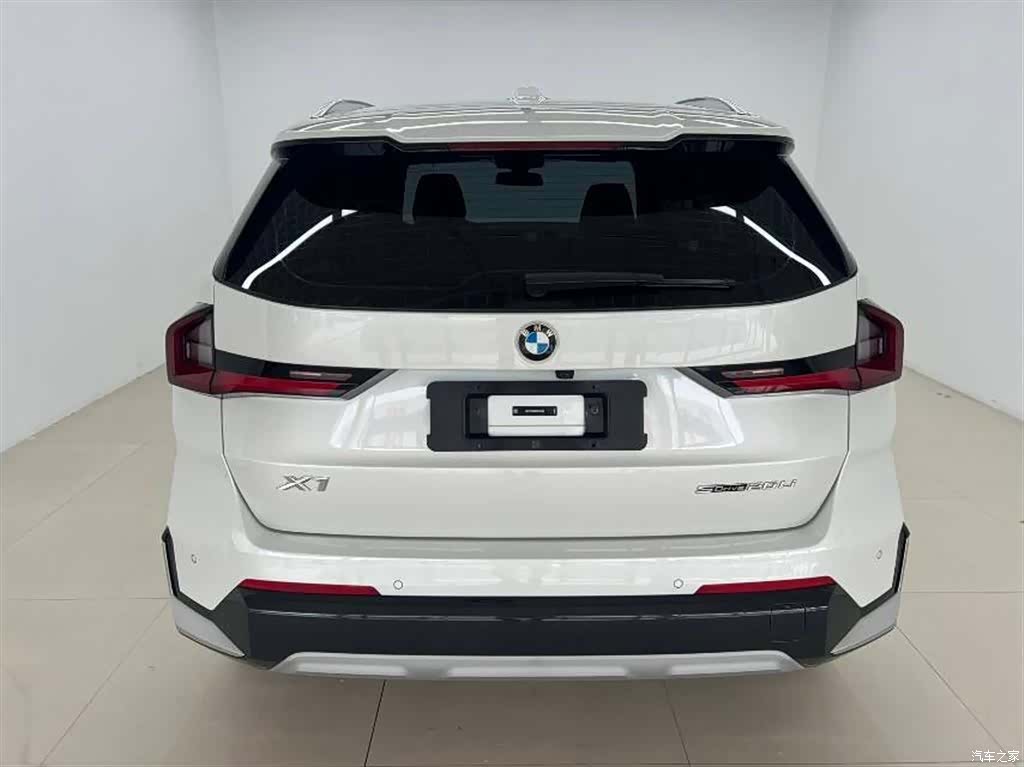 BMW X1, 2023 все фото