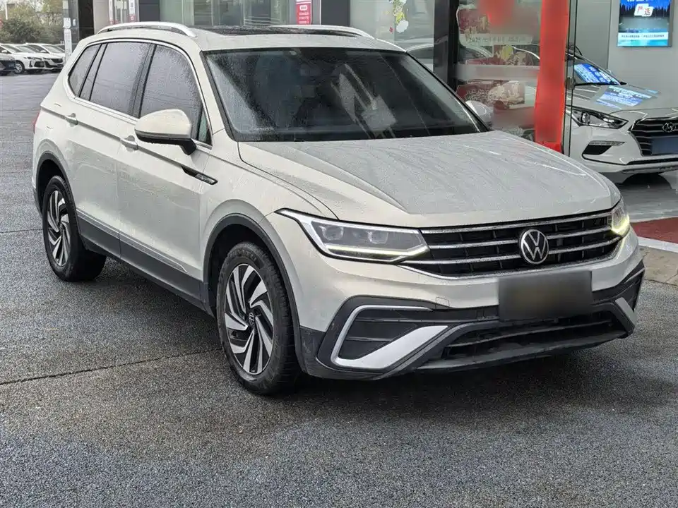Volkswagen Tiguan L