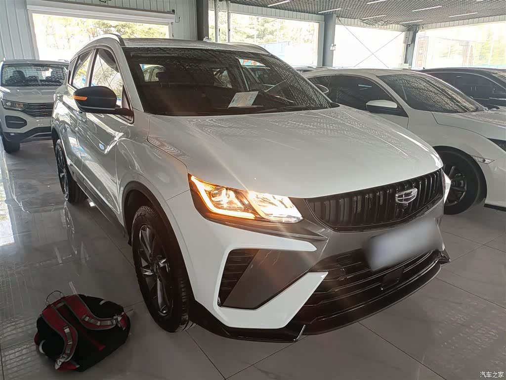 Geely Coolray, 2025 4