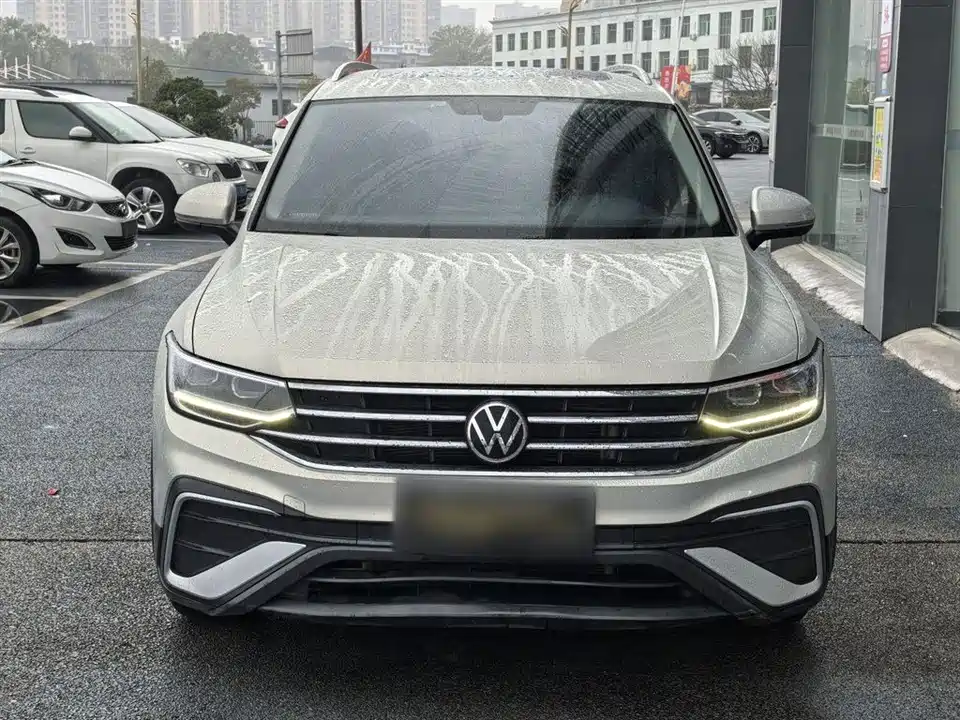 Volkswagen Tiguan L