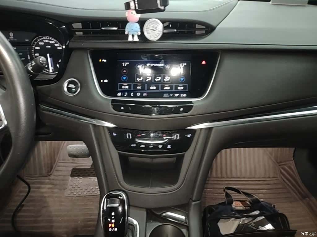 Cadillac XT5, 2022 13