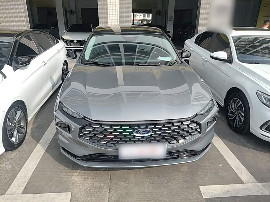 Ford Mondeo 2023, фото 3