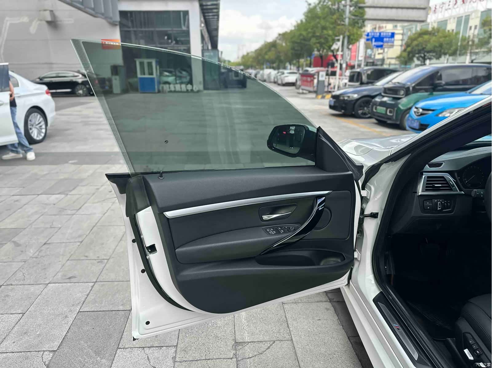 BMW 3 Series, 2019 13