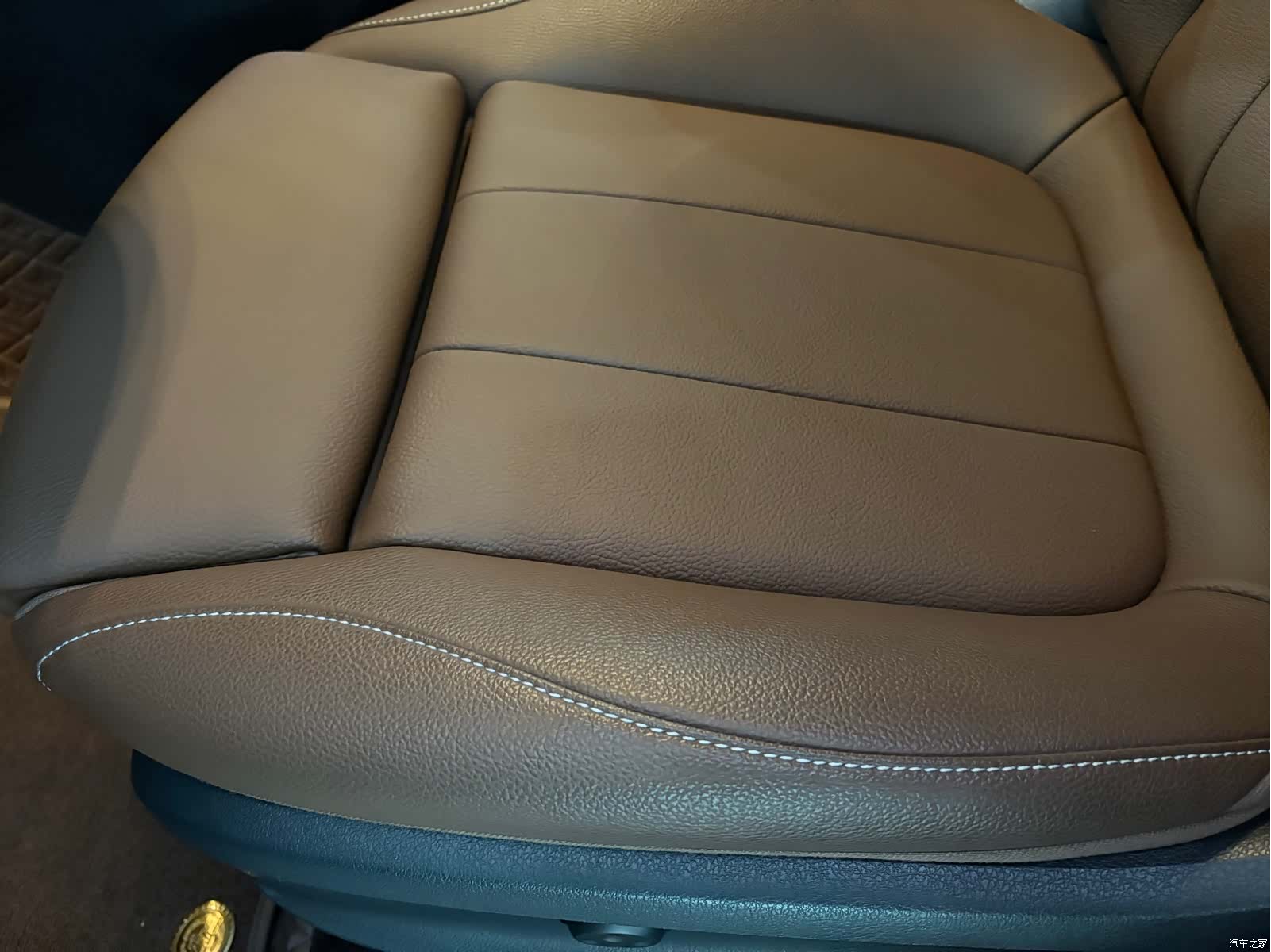 Mercedes-Benz GLB, 2025 15