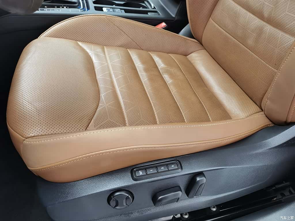Volkswagen CC, 2021 20
