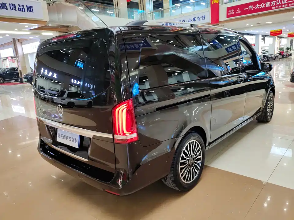 Mercedes-Benz V-class