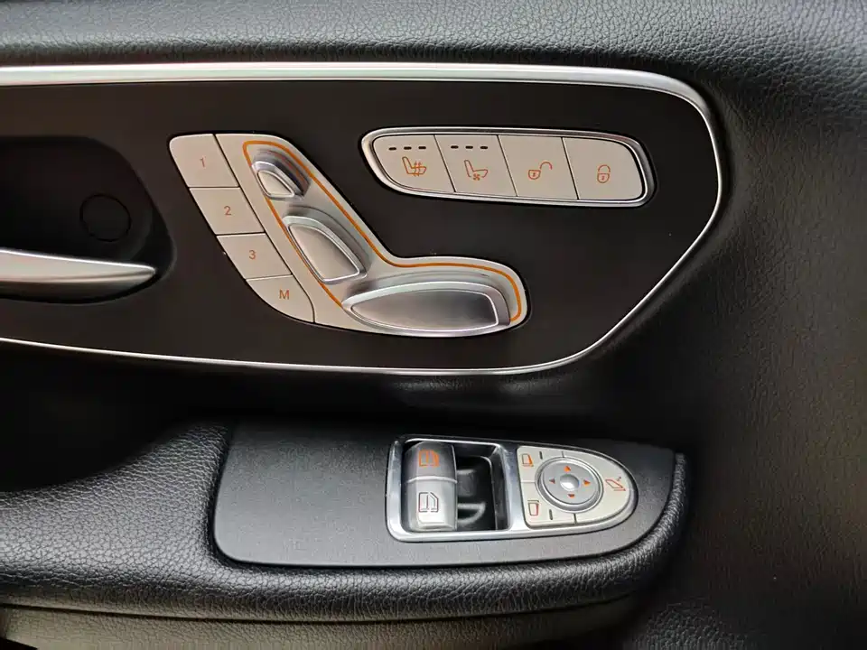 Mercedes-Benz V-class