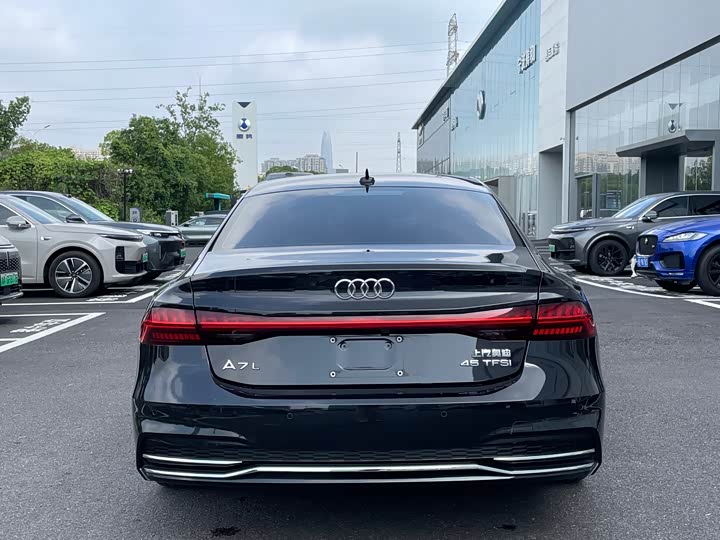 Audi A7L 2024 45TFSI S-line zhu meng xing liu jing tao zhuang