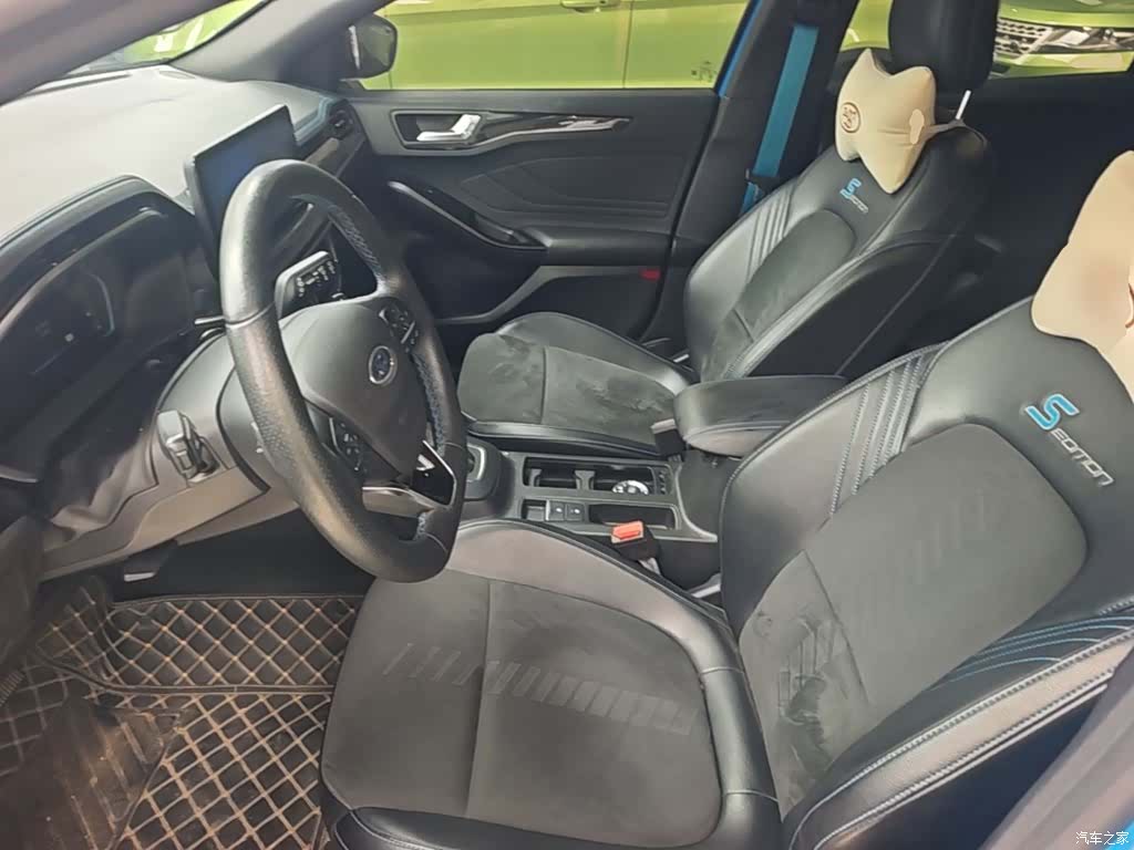 Ford Focus, 2022 15