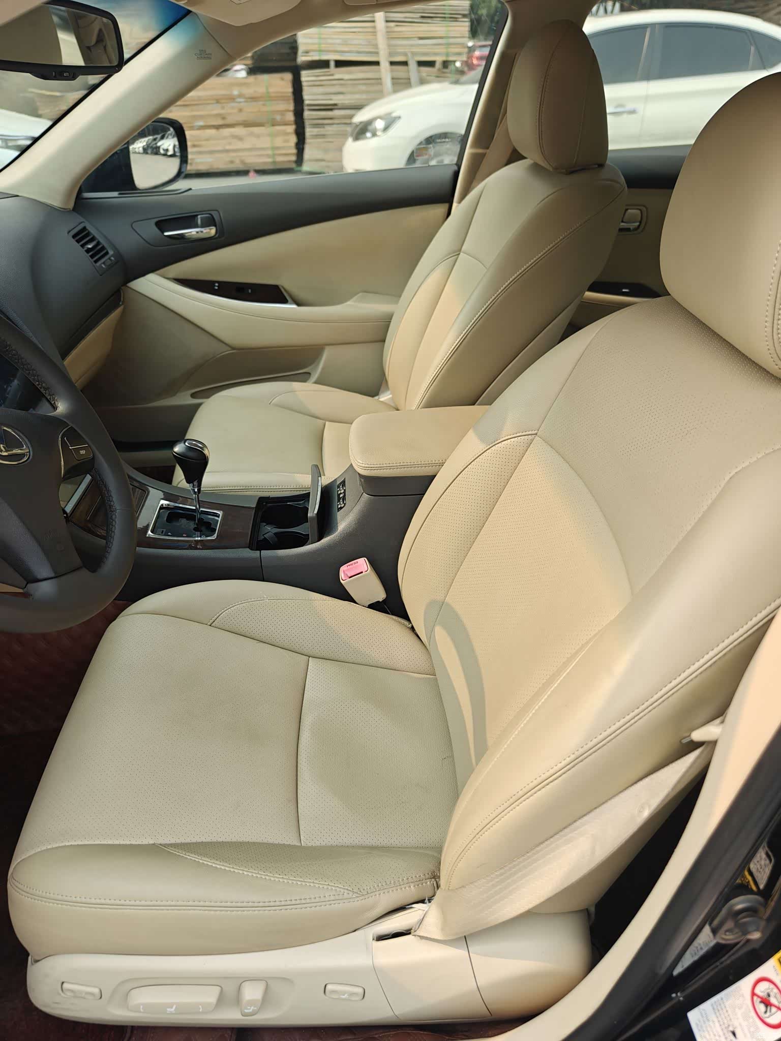 Lexus ES, 2011 8