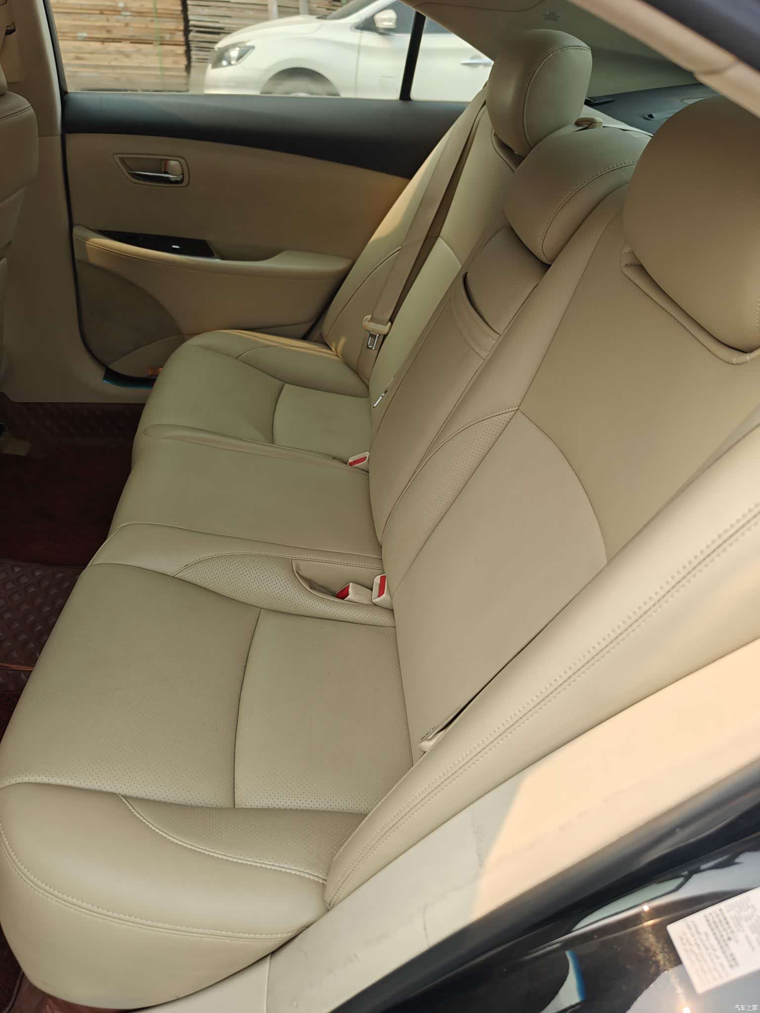 Lexus ES, 2011 9