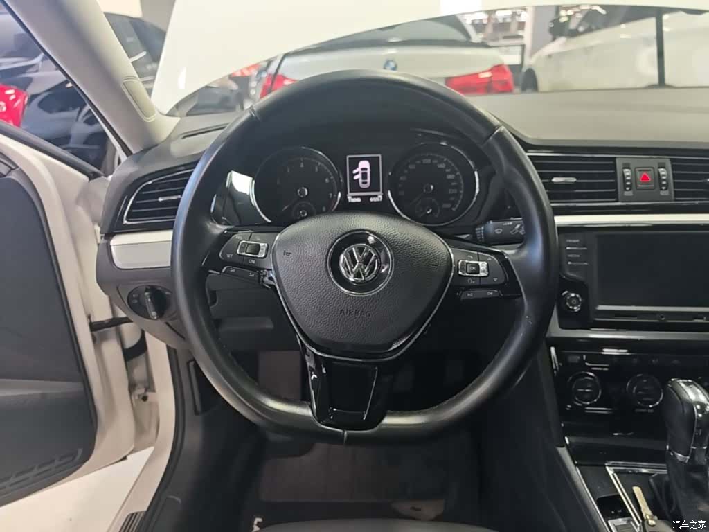 Volkswagen Lamando, 2017 11
