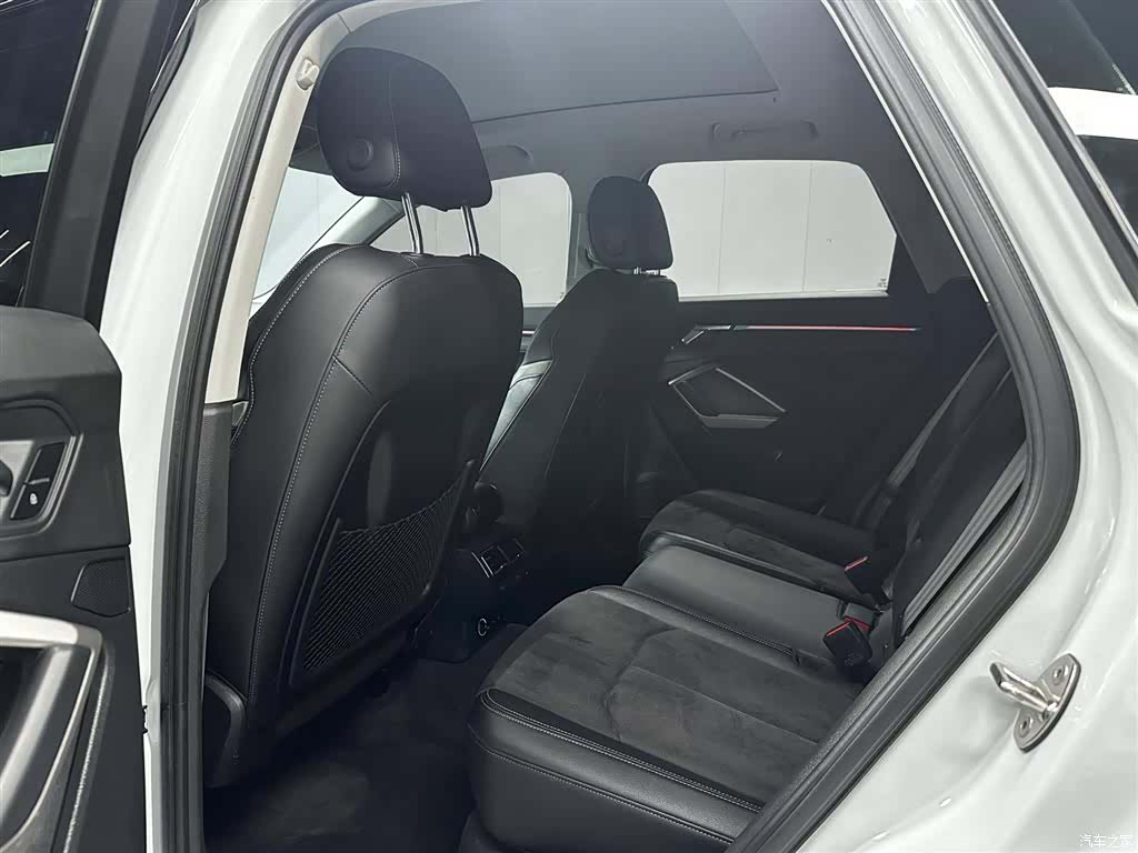 Audi Q3, 2023 16
