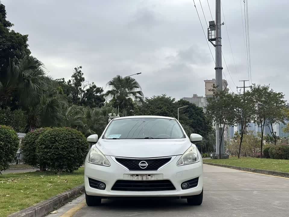 Nissan TIIDA