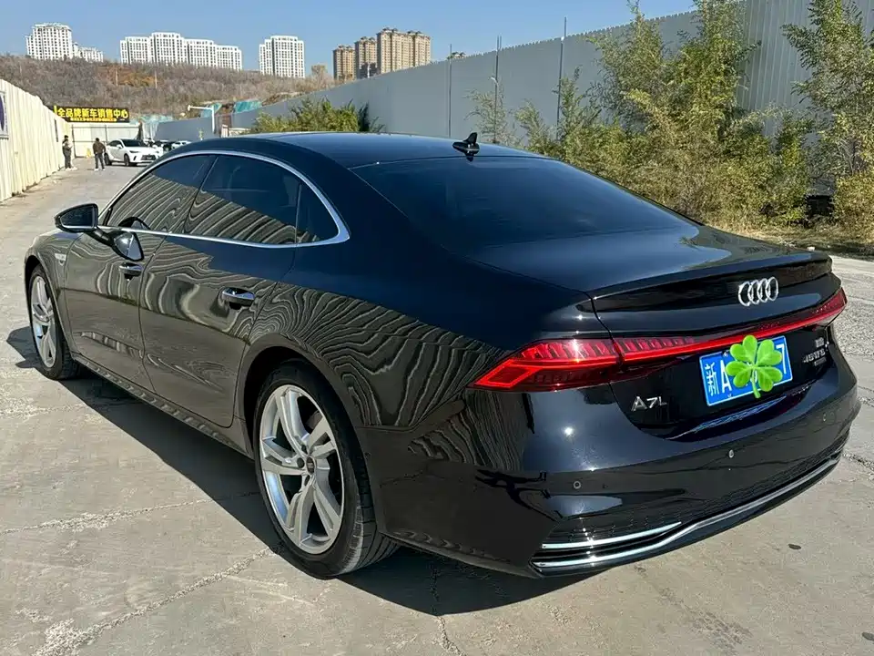 Audi A7L