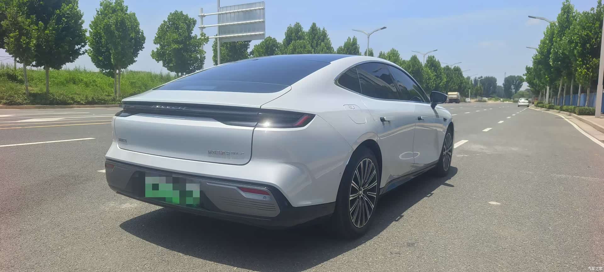 Geely 8, 2025 9