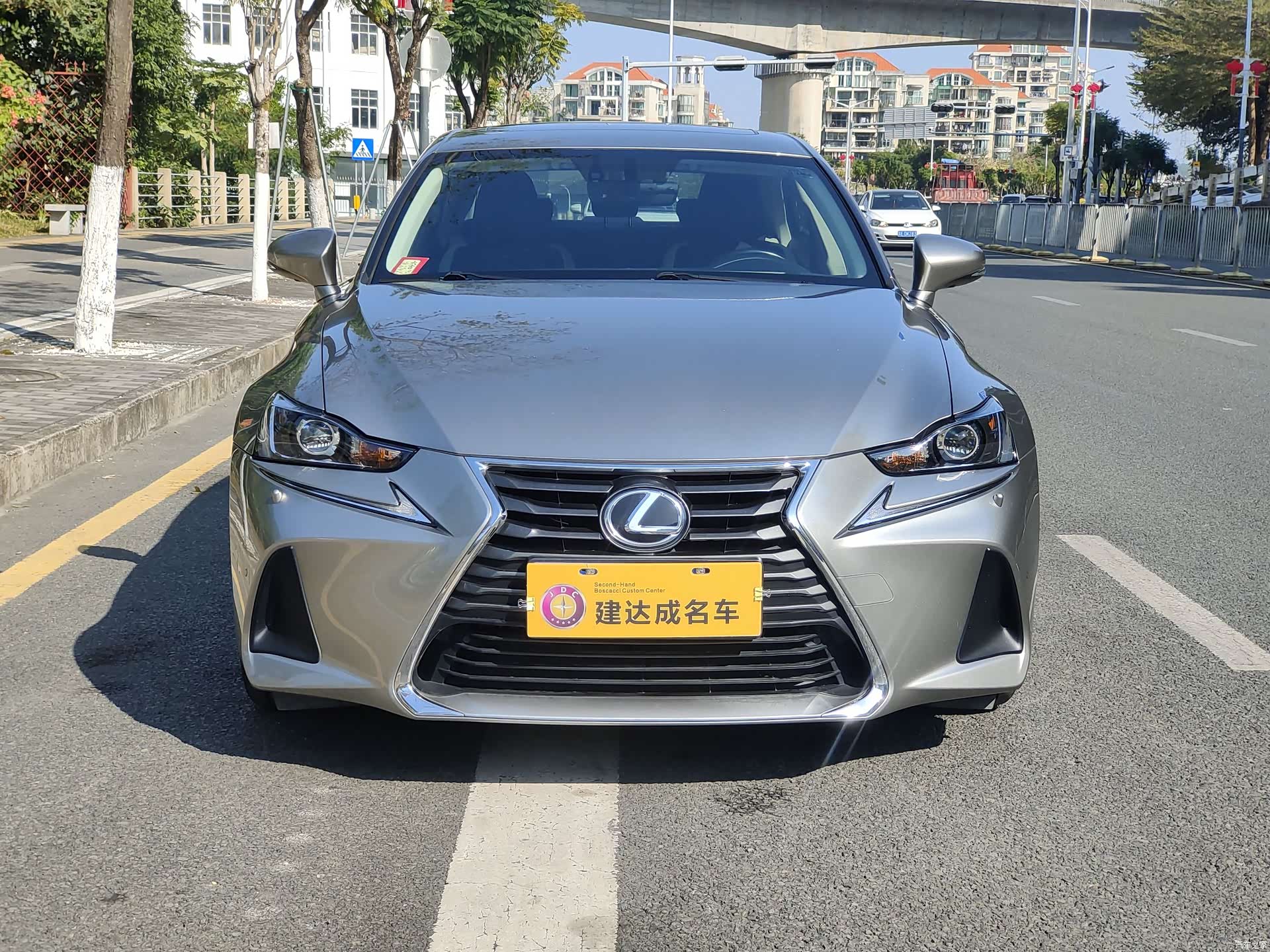Lexus IS, 2017 3