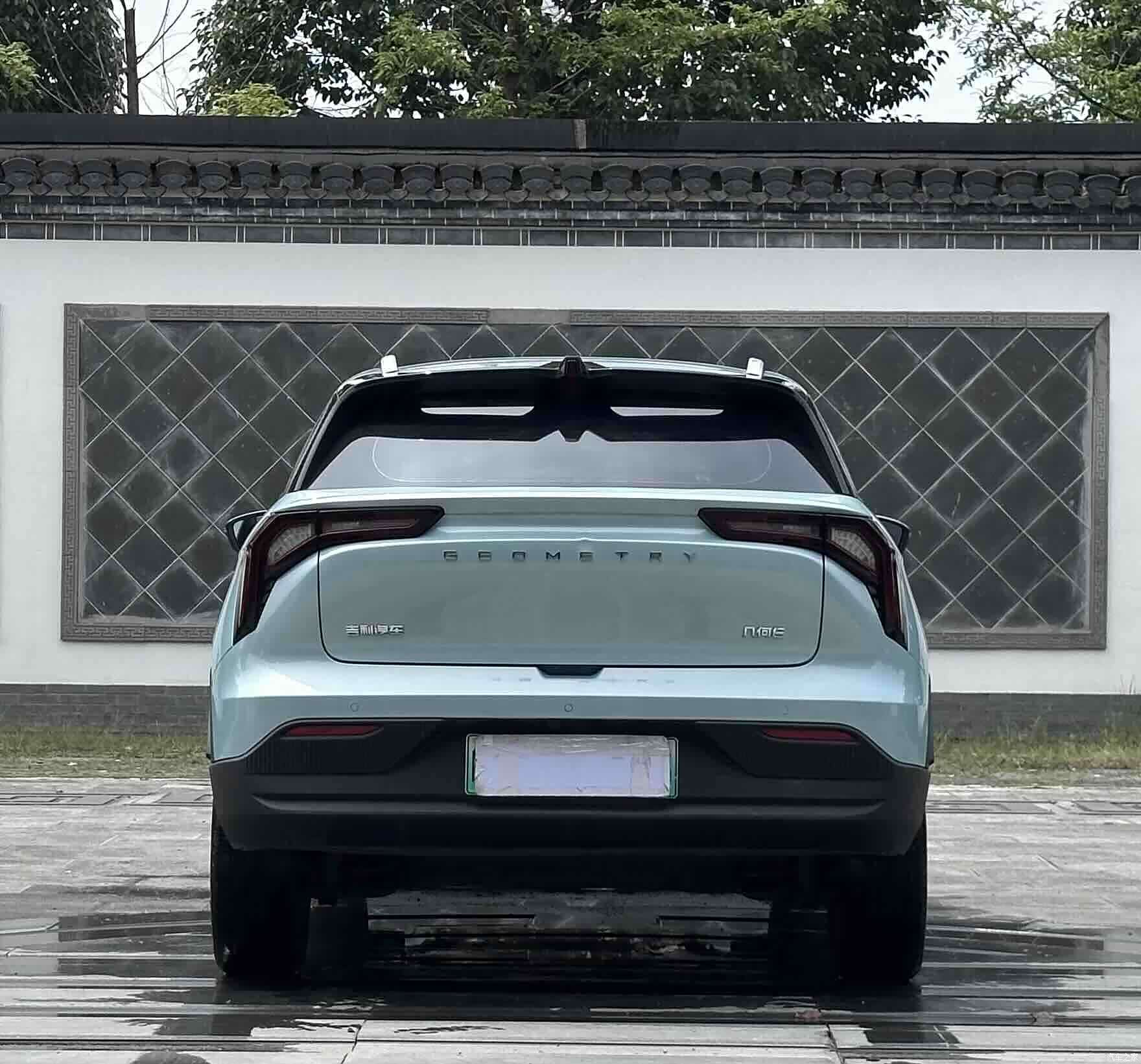 Geely E, 2022 все фото