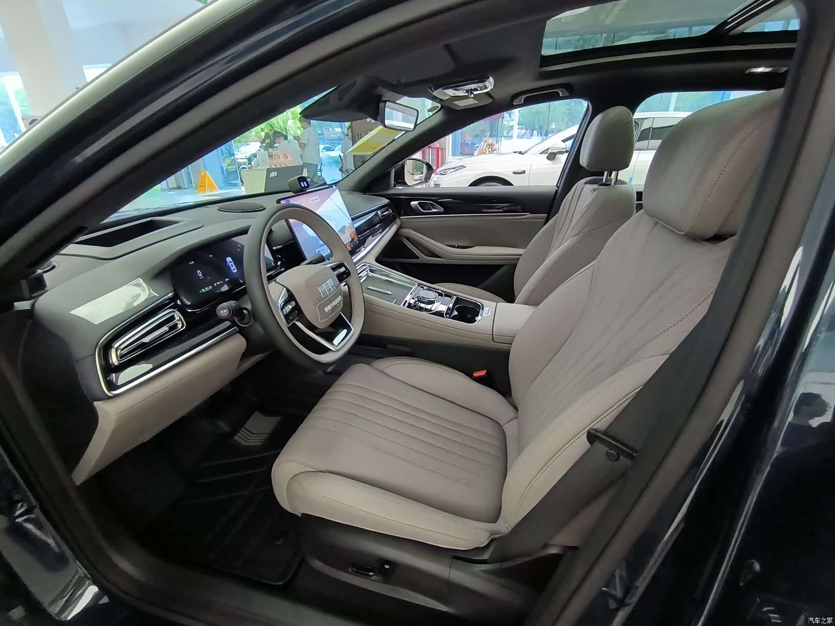 Geely 7, 2026 36
