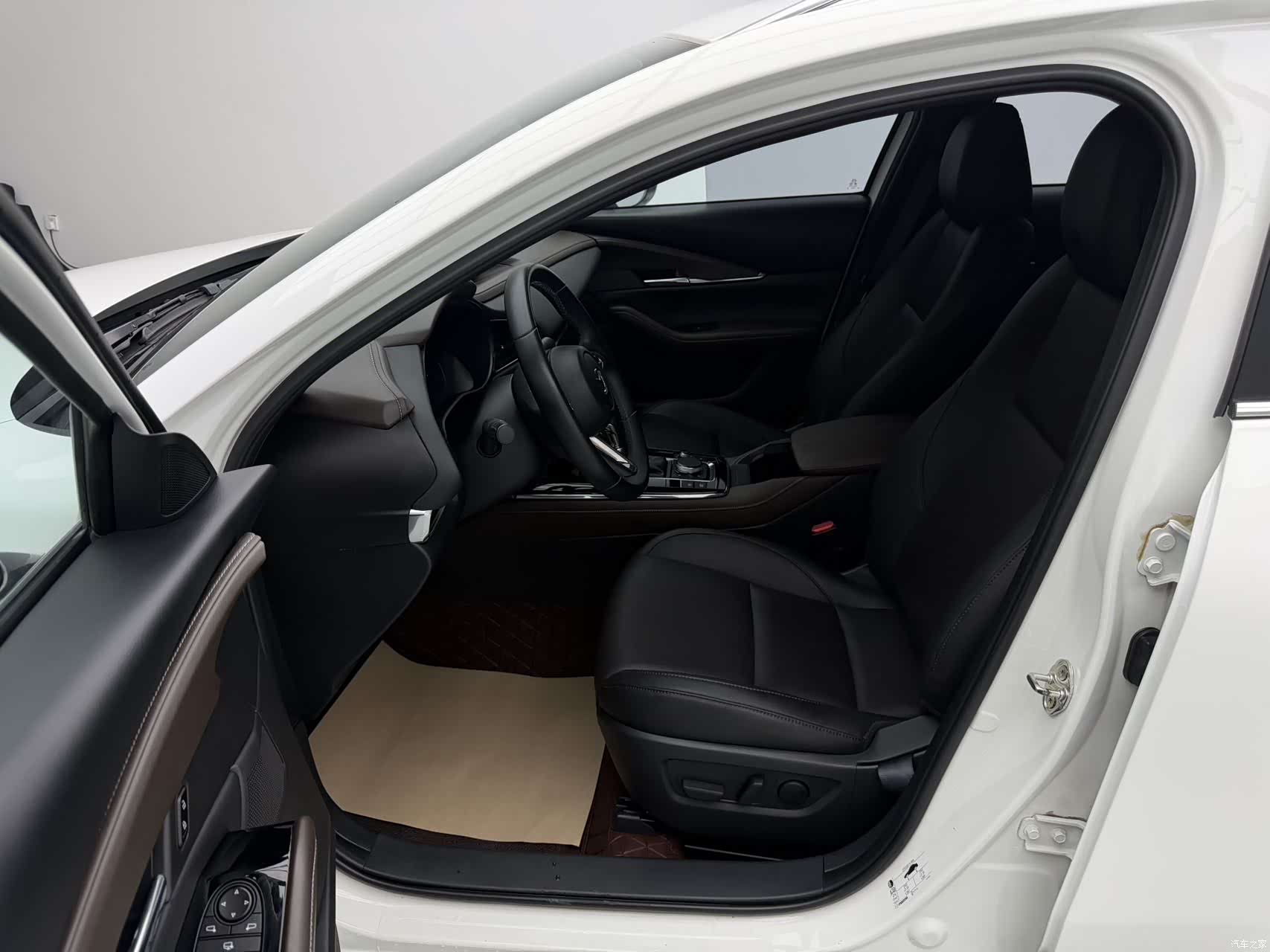 Mazda CX-30, 2022 9