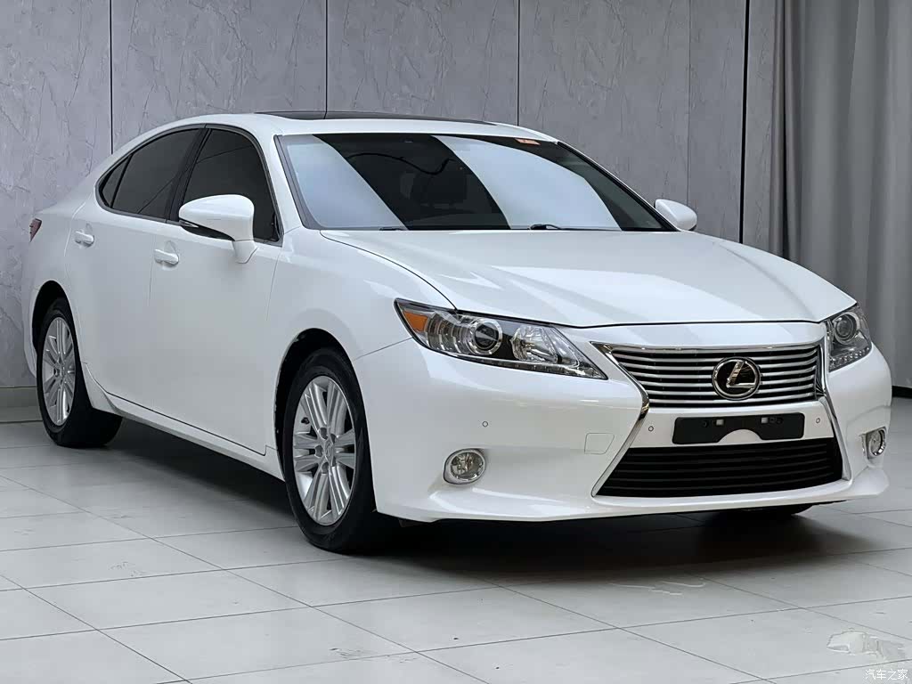 Lexus ES, 2014 3