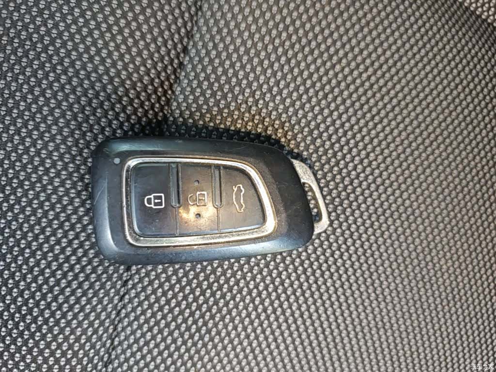 DongFeng AX7, 2019 17
