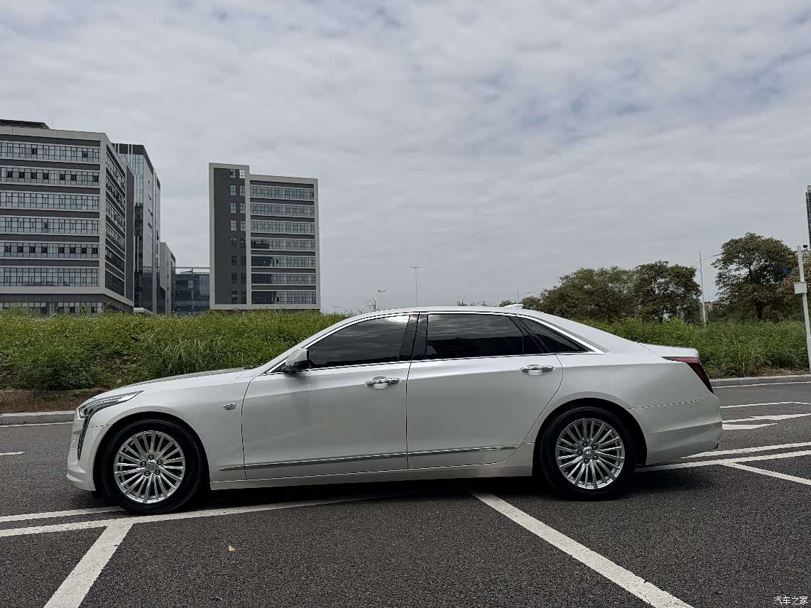 Cadillac CT6, 2022 7