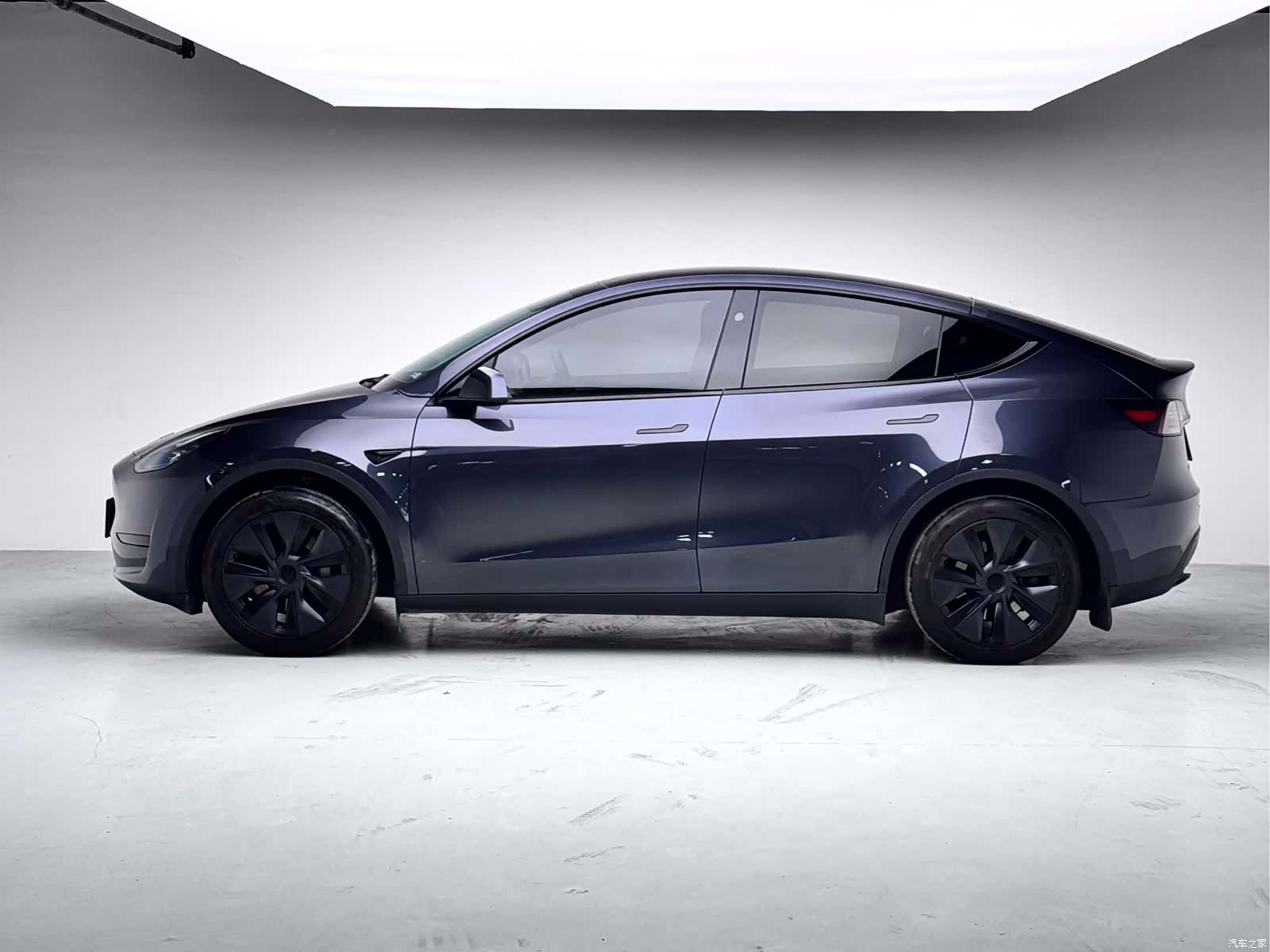 Tesla Model Y, 2025 21