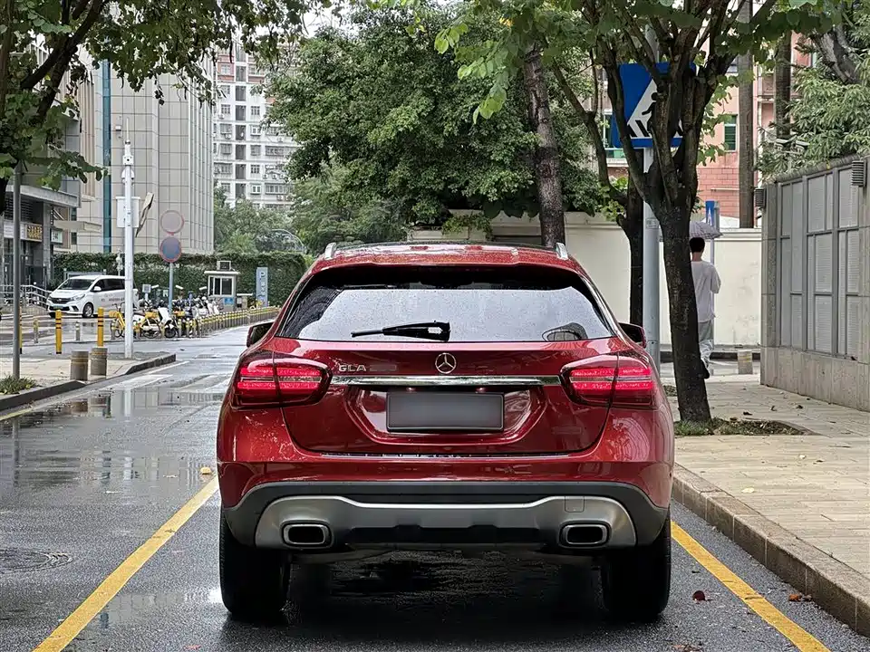 Mercedes-Benz GLA
