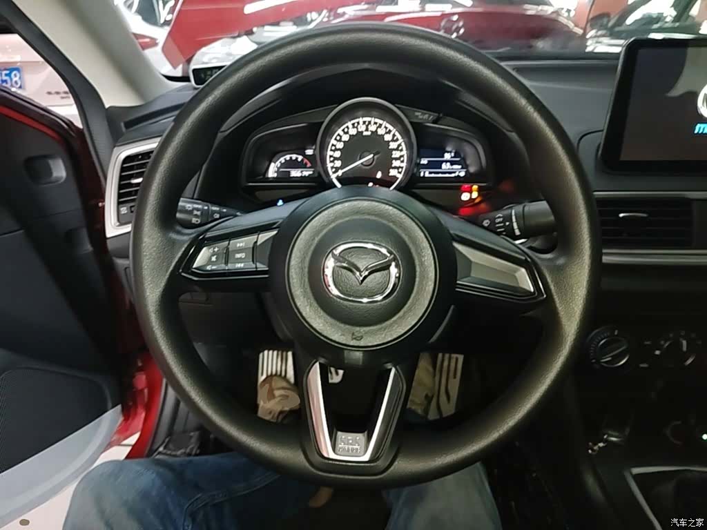 Mazda Mazda3, 2019 11