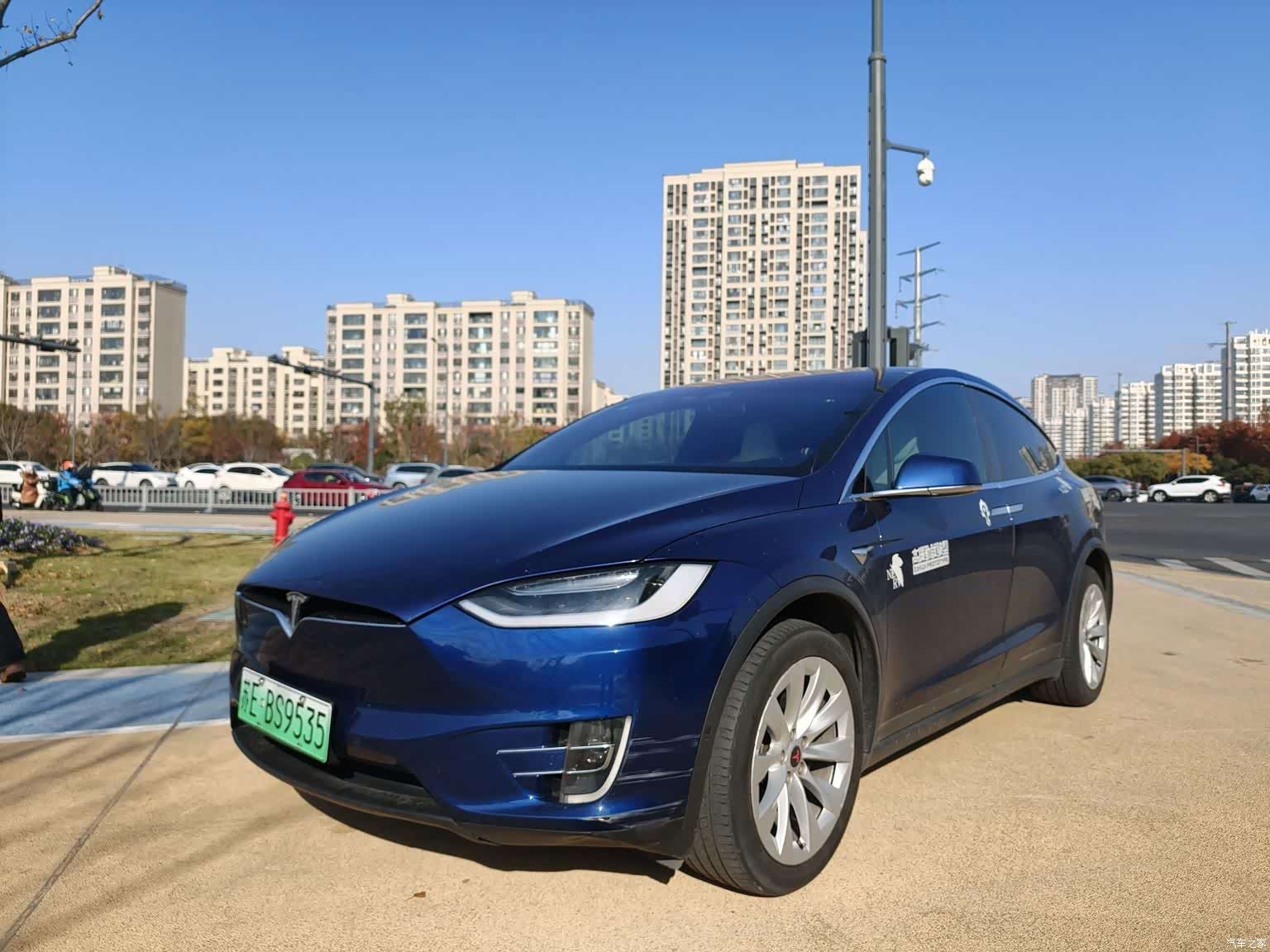 Tesla Model X, 2017 1