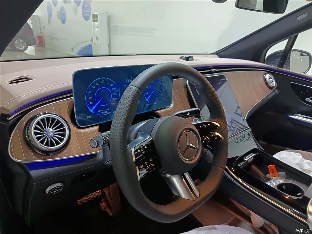 Mercedes-Benz EQE, 2025 2