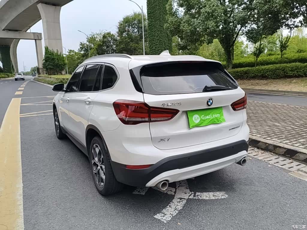 BMW X1, 2022 все фото