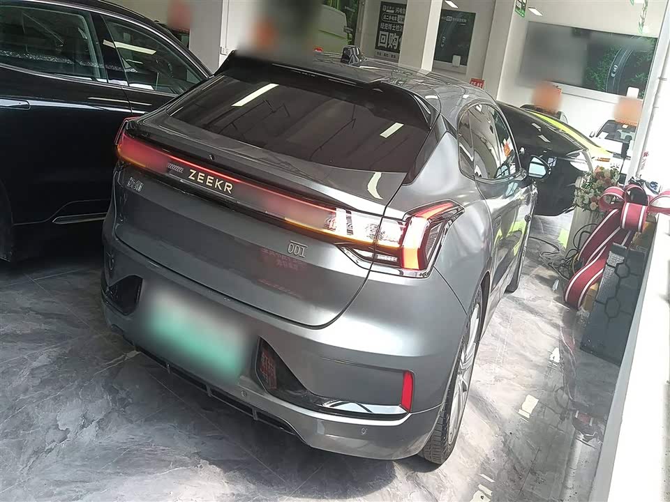 Zeekr 001