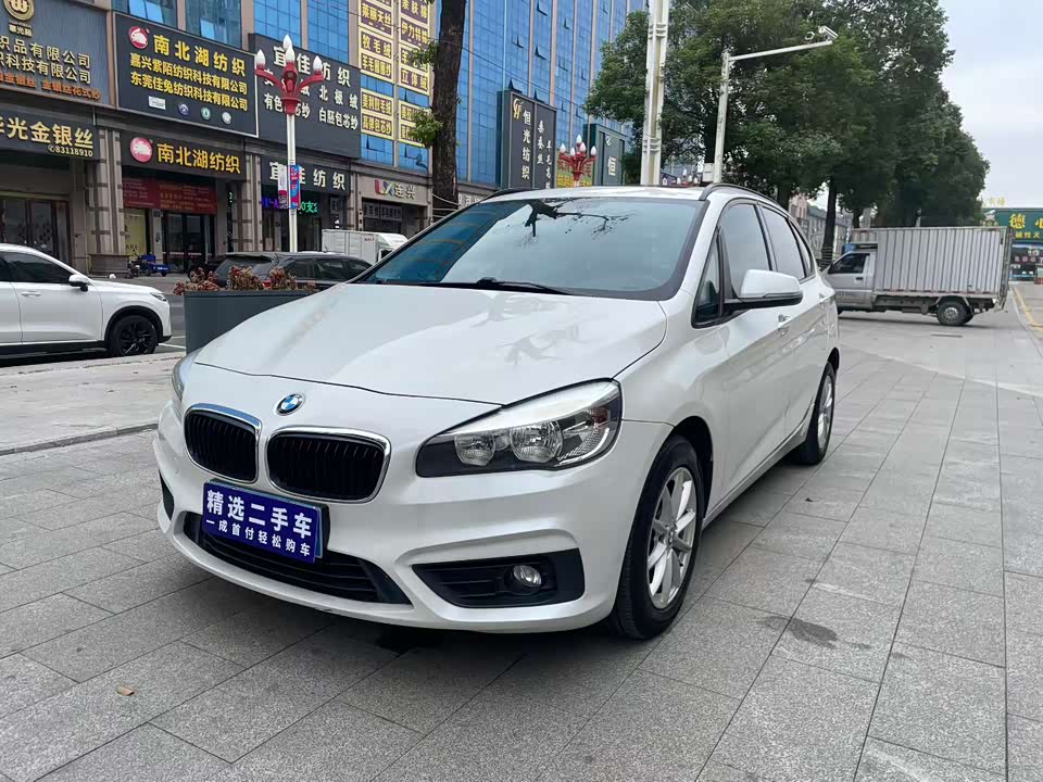 BMW 2 series station wagon