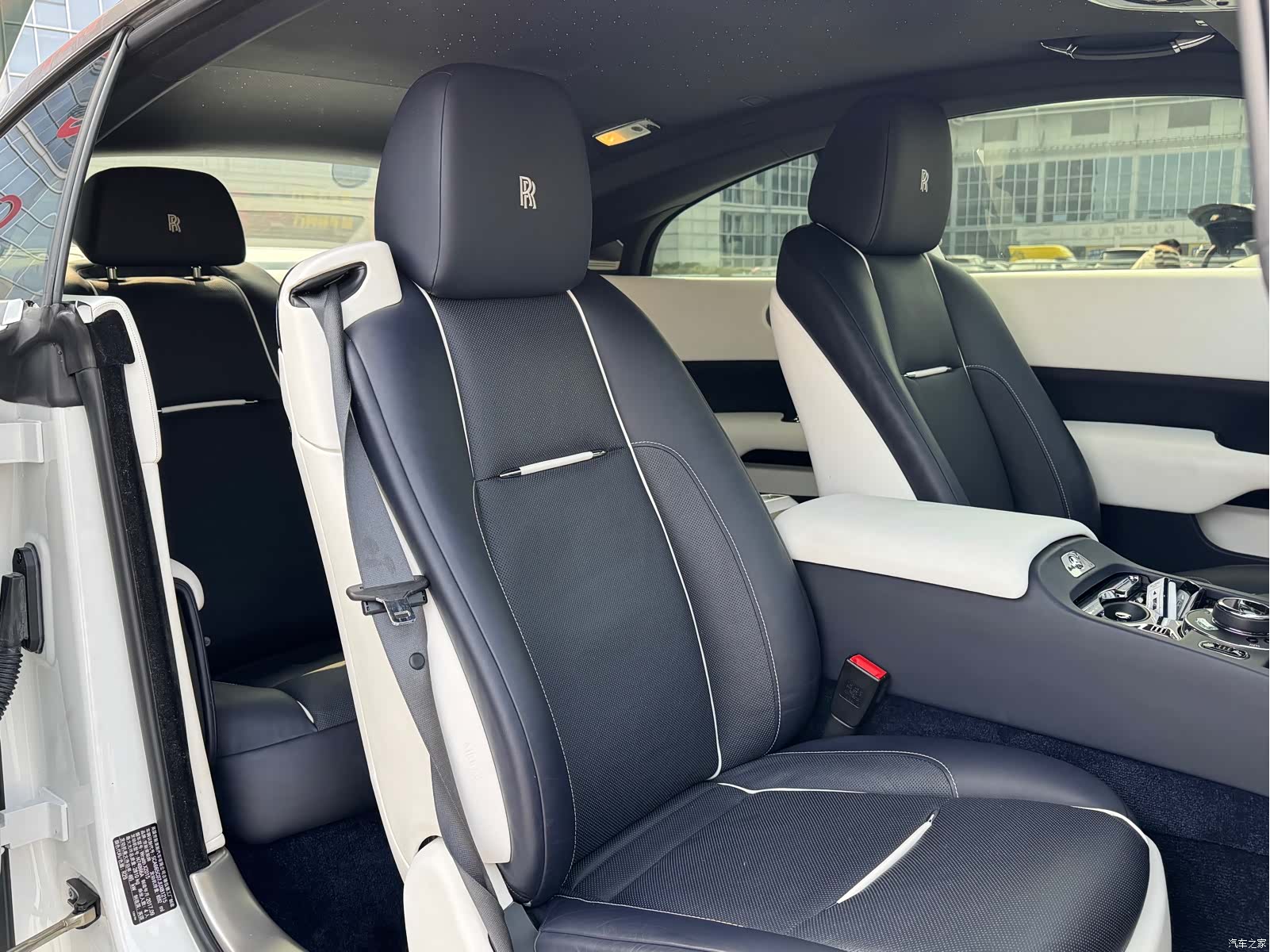 Rolls-Royce Wraith, 2018 15