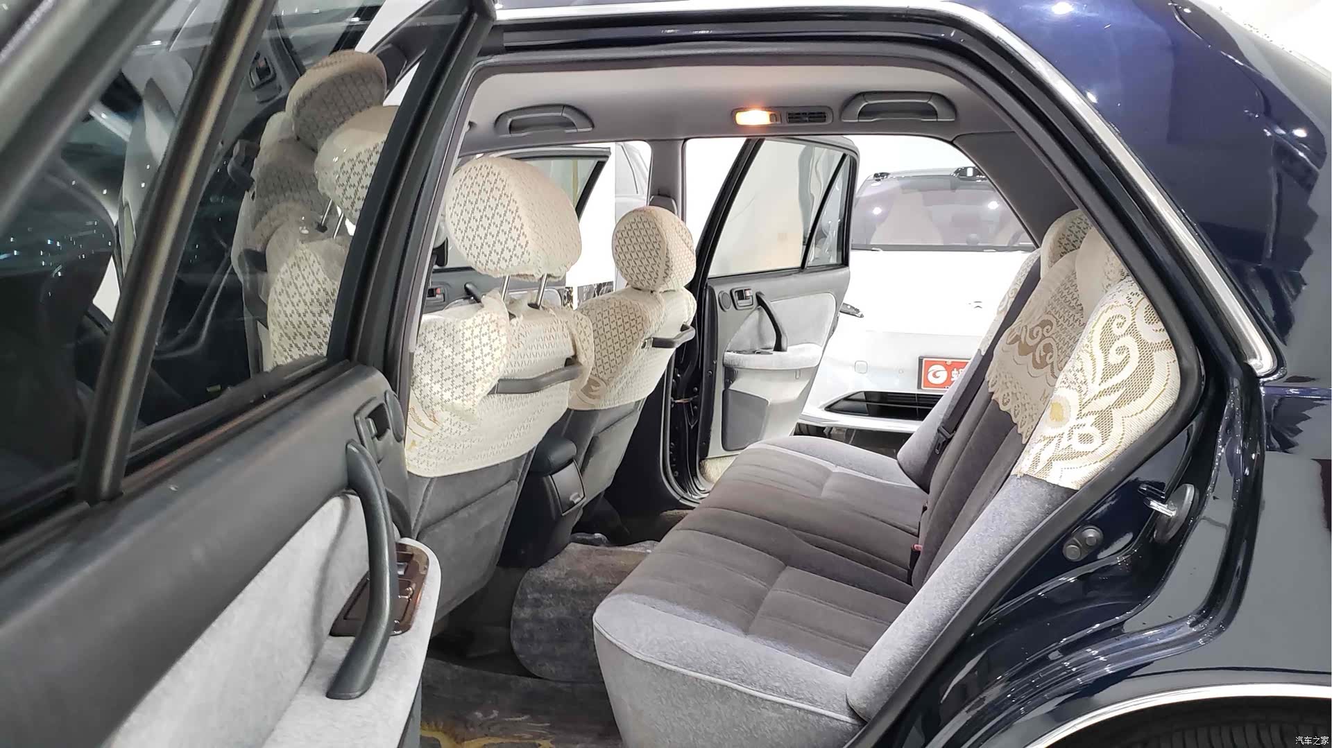 Toyota Crown, 2016 10
