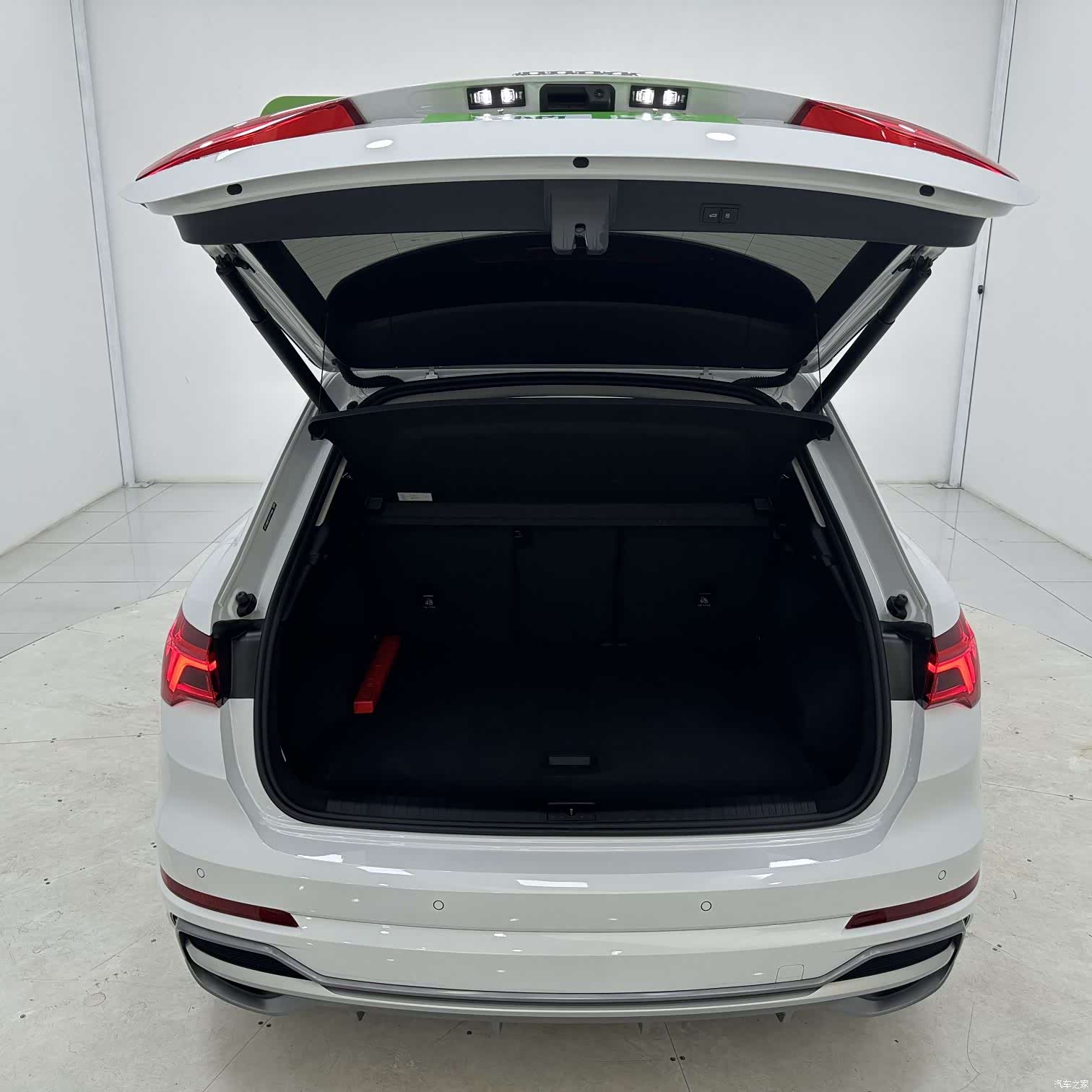 Audi Q3, 2023 16